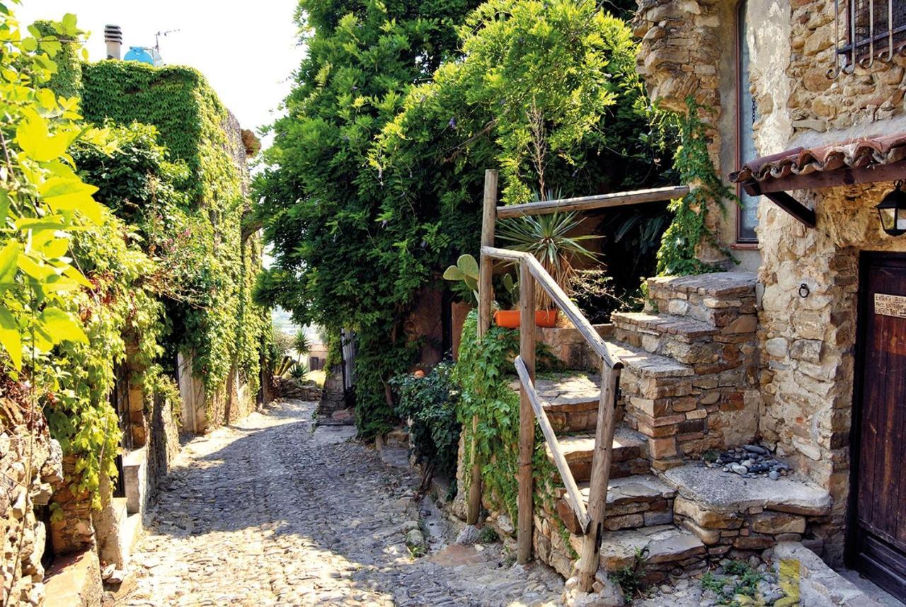 La Casina Apartment Sanremo Bagian luar foto